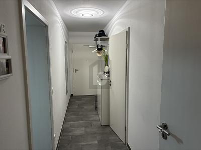 MODERN, ZENTRAL, NEUWERTIG, KÜCHE UND PARKPLATZ - Etagenwohnung Merzig | Angebot:26373667