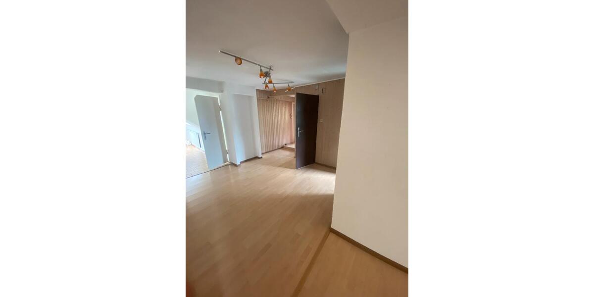 Dachgeschoßwohnung Delligsen - 4 Zimmer, 89 m&sup2;, 923&euro; | Angebot:26198056