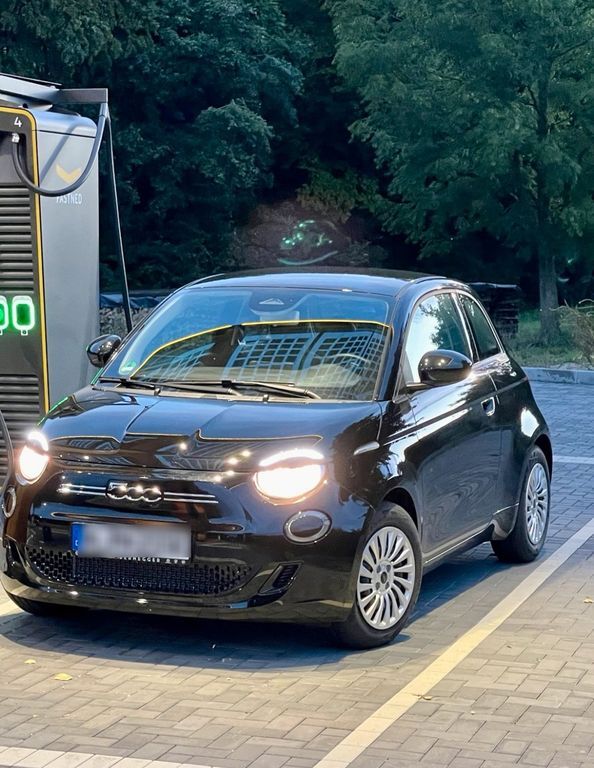 Fiat 500e 5.928 km 15.690 € Nürnberg 90491