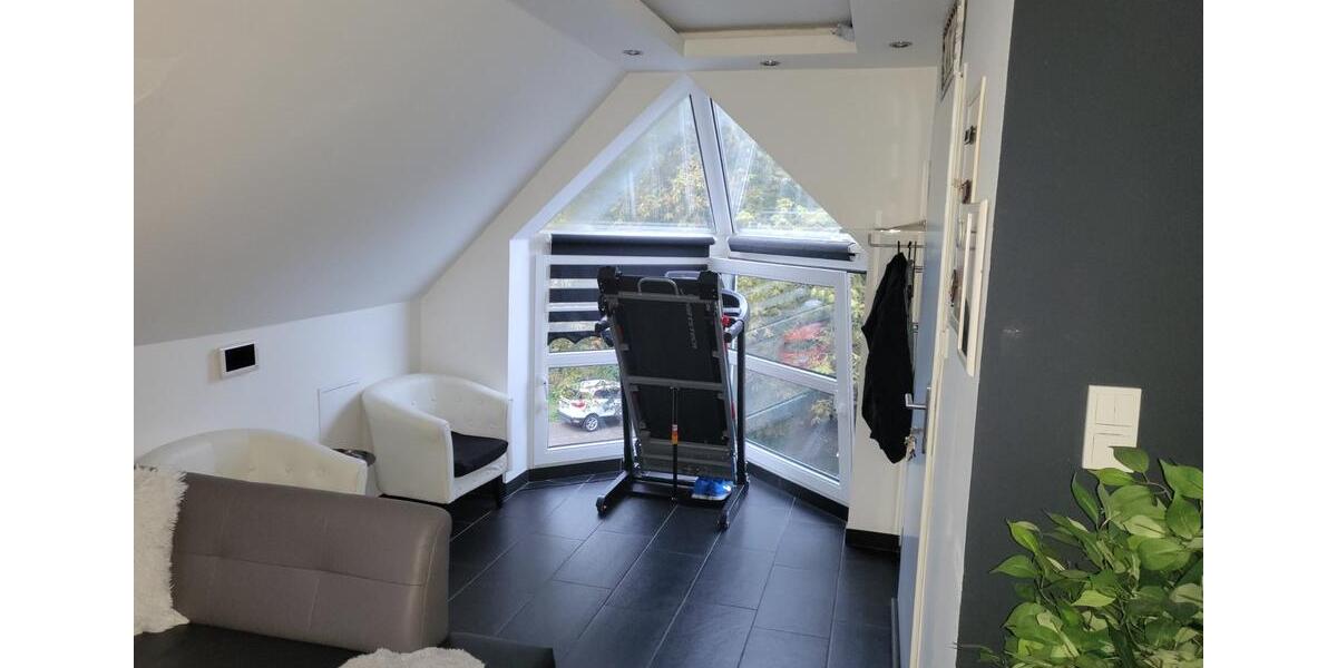 Dachgeschoßwohnung Delmenhorst - 3 Zimmer, 110 m&sup2;, 1.000&euro; | Angebot:25944699