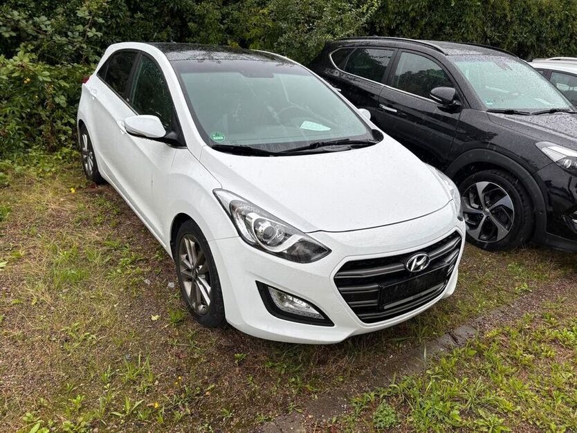 i30