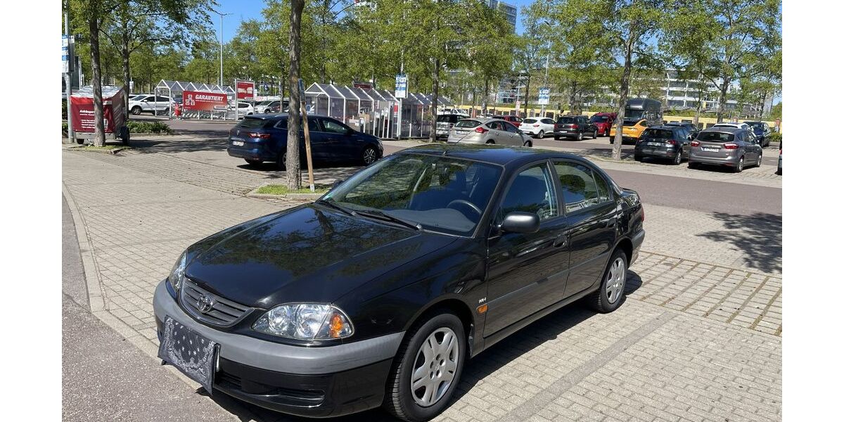 Toyota Avensis 50.300 km 4.990 &euro; Berlin 13055