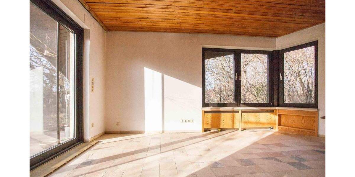 Einfamilienhaus Uttenreuth - 8 Zimmer, 270 m&sup2;, 3.000&euro; | Angebot:24450110