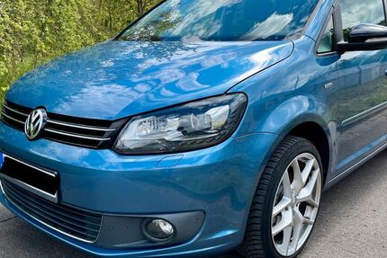 VW Touran 174.000 km 9.390 &euro; Sondershausen 99706