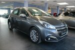 Peugeot 208 PureTech 110 Allure - Panorama - 84.341 km 8.980 &euro; Euskirchen 53881