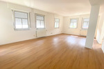 Lichtdurchflutete 2-ZKB City-Wohnung x großer Balkon - ideal für Singles und Paare