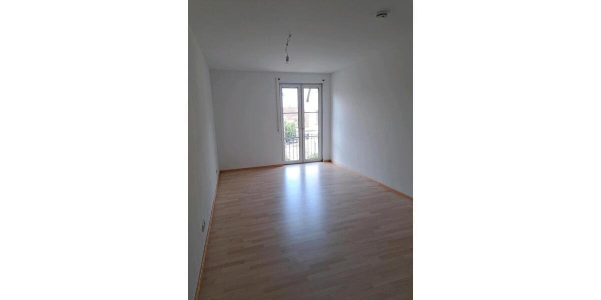 Etagenwohnung Hirschaid - 3 Zimmer, 117 m&sup2;, 1.100&euro; | Angebot:25266255