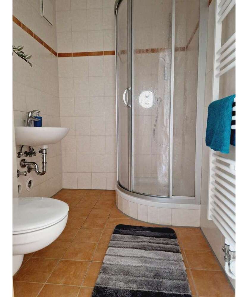 Wohnung zum Mieten in Glauchau 850 € 121 m²