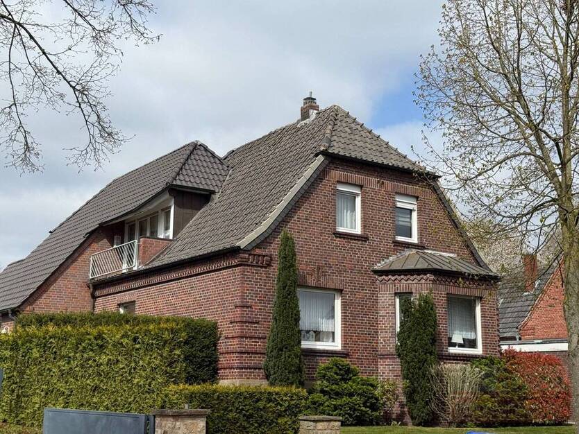 +++RESERVIERT+++ImmobilieN GUMNIOR präsentiert: Zweifamilienhaus in zentraler Wohnlage von Neuenkirchen