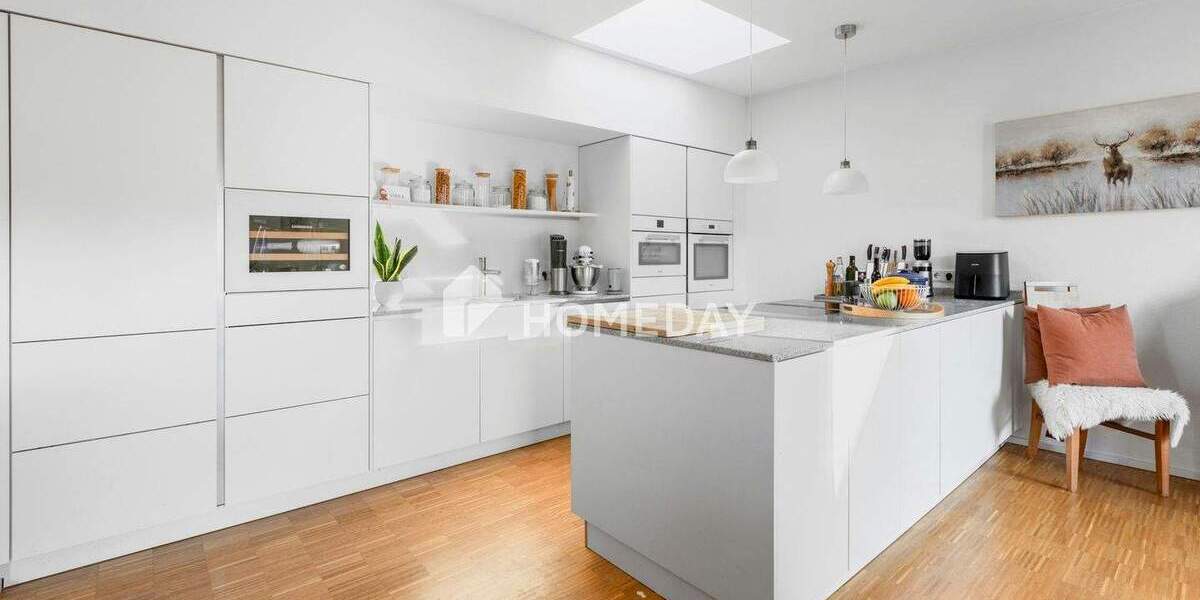 Wohnen mit Geschichte: Exklusive Eigentumswohnung im denkmalgeschützten Bestandsbau in Zell am Main 3 zimmer