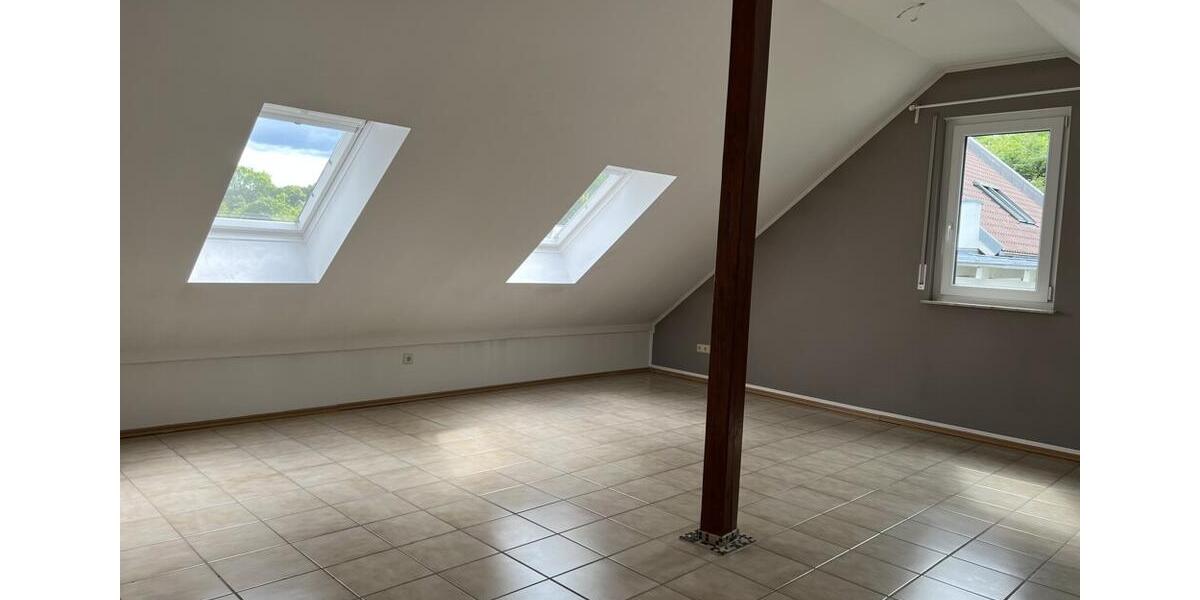Dachgeschoßwohnung Bitburg - 3 Zimmer, 99 m&sup2;, 950&euro; | Angebot:26420941