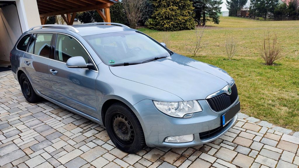Skoda Superb 219.500 km 6.500 &euro; Schönau-Berzdorf auf dem Eigen 02899