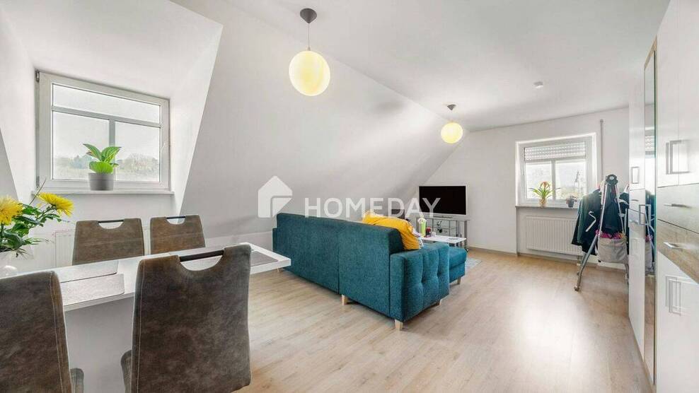 Sofort bezugsfrei: Gepflegte Dachgeschosswohnung mit Aufzug, Tiefgaragenstellplatz in zentraler Lage 1 zimmer