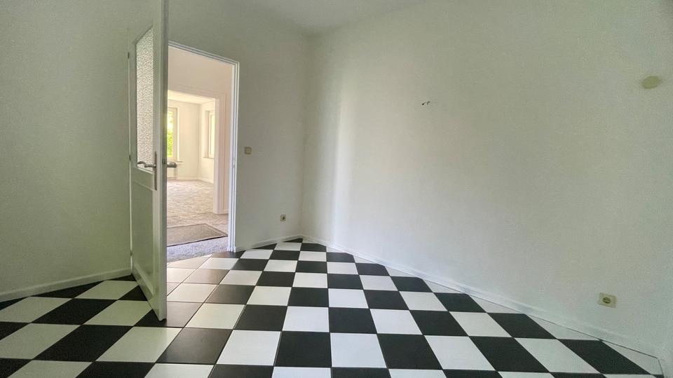 Erdgeschoßwohnung Siegen - 2.5 Zimmer, 94 m&sup2;, 850&euro; | Angebot:26296345