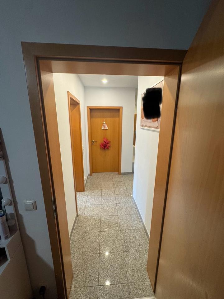 4-Zimmerwohnung Erdgeschoss mit Garage und Balkon !
