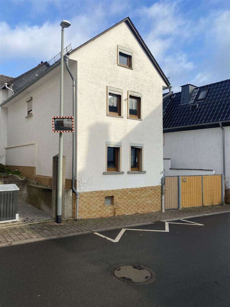 Haus zum Kaufen in Hünfelden 130.000 € 125 m²