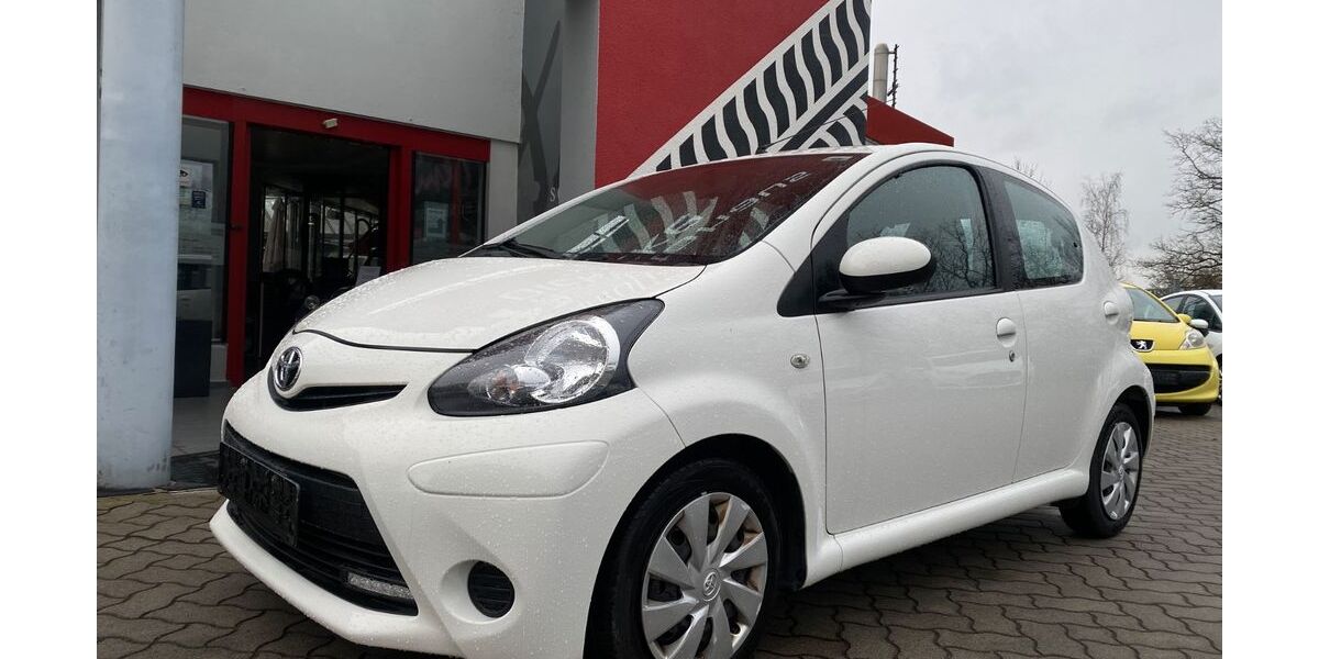 Toyota Aygo (X) 86.228 km 5.990 &euro; Gera 07549