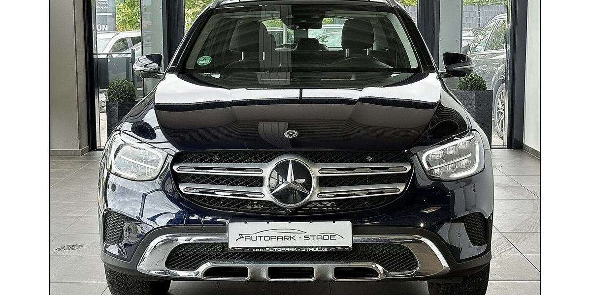 Mercedes-Benz GLC 300 d 4Matic LED Panorama TV AHK Assist. 113.000 km 30.499 &euro; Stade 21682