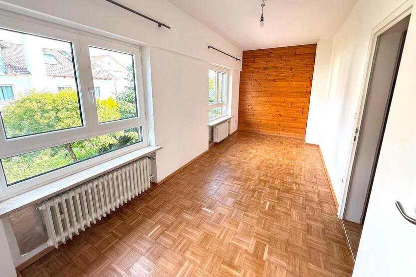 Geräumige Doppelhaushälfte mit Gartenidylle – ideal für Familien