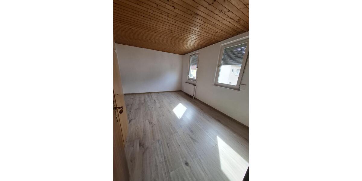 Einfamilienhaus Albstadt Gemarkung Onstmettingen - 7 Zimmer, 140 m&sup2;, 920&euro; | Angebot:26611076