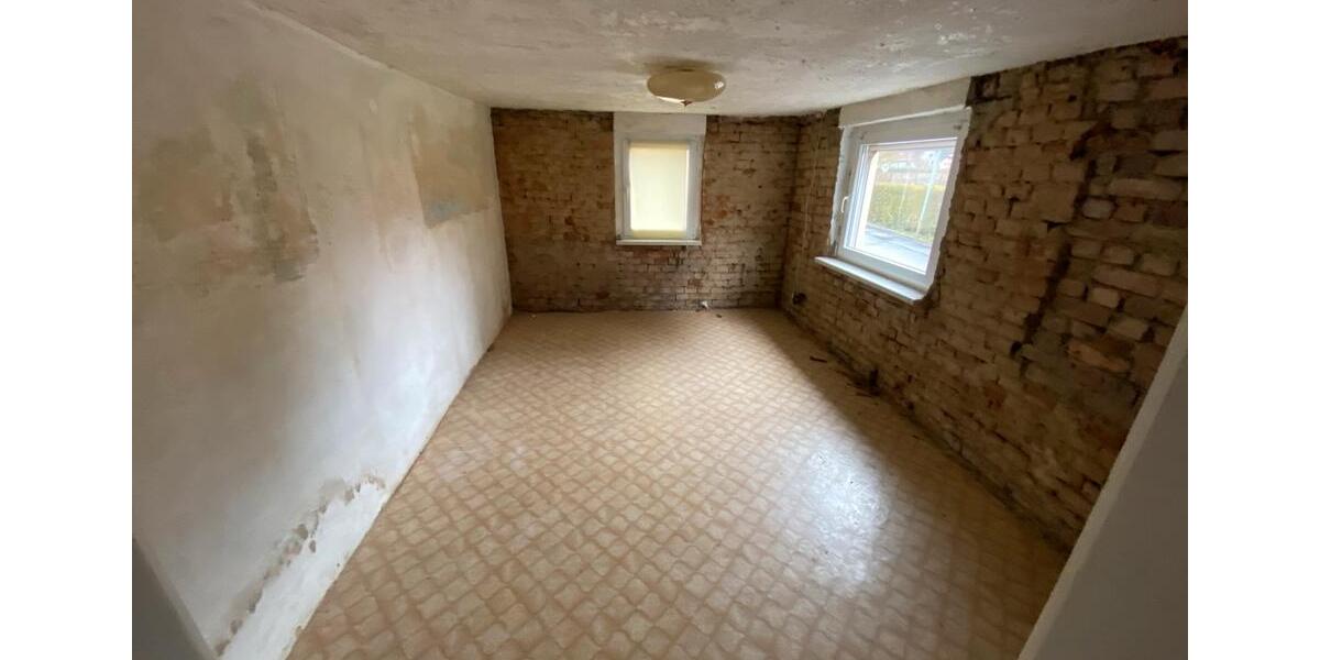 Einfamilienhaus Frohburg - 6 Zimmer, 110 m&sup2;, 49.000&euro; | Angebot:27084789
