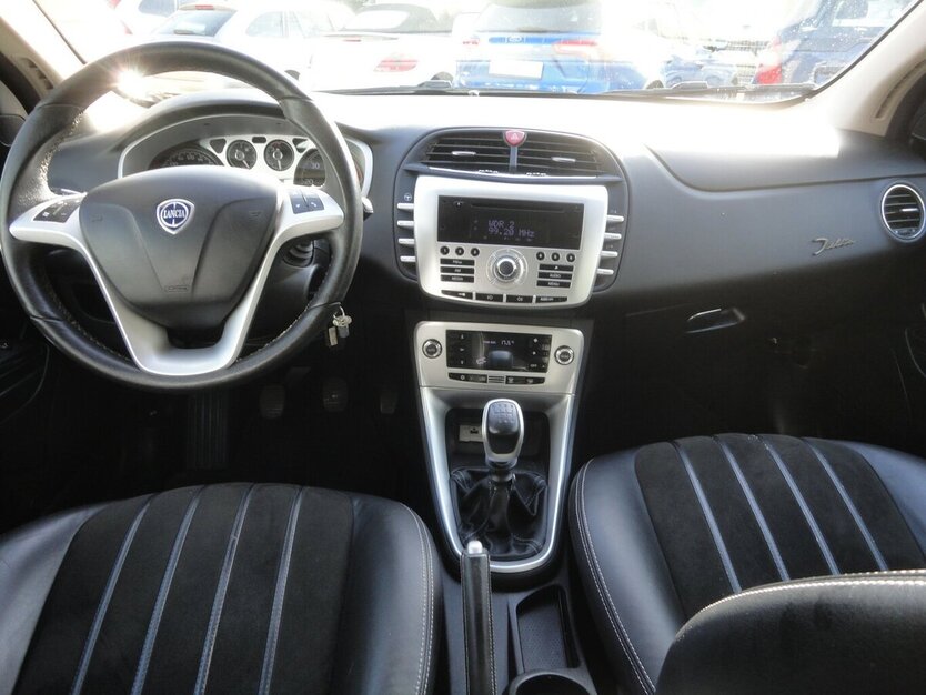 Lancia Delta Oro 1,9d 140 KW 2.Hd Klimatr+Navi+LederPDC 167.000 km 4.950 € Neuss 41462