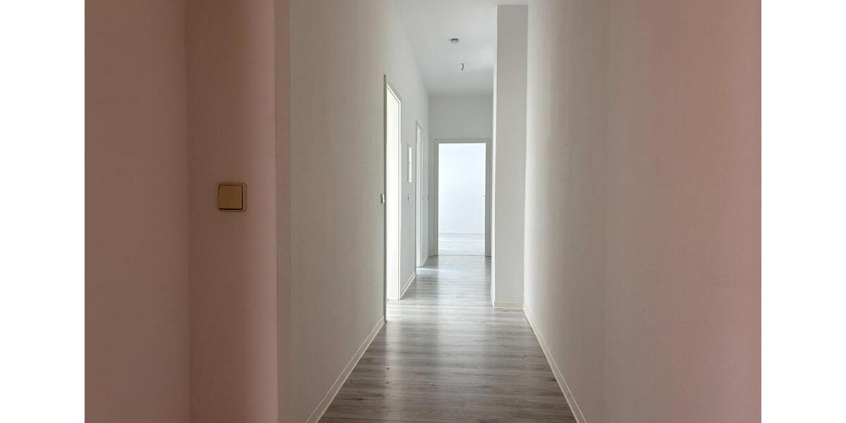 Etagenwohnung Dessau-Roßlau Brambach - 3 Zimmer, 118 m&sup2;, 699&euro; | Angebot:25854367