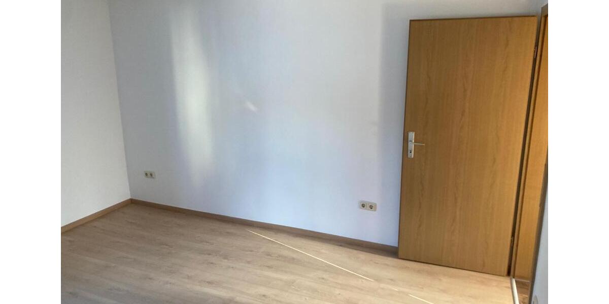 Erdgeschoßwohnung Wiesau Kornthan - 3 Zimmer, 73 m&sup2;, 475&euro; | Angebot:25960438