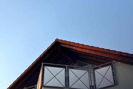 Provisonsfreie, helle 3,5 Zi. DG Wohnung, m.GarageStellplatz 3.5 zimmer