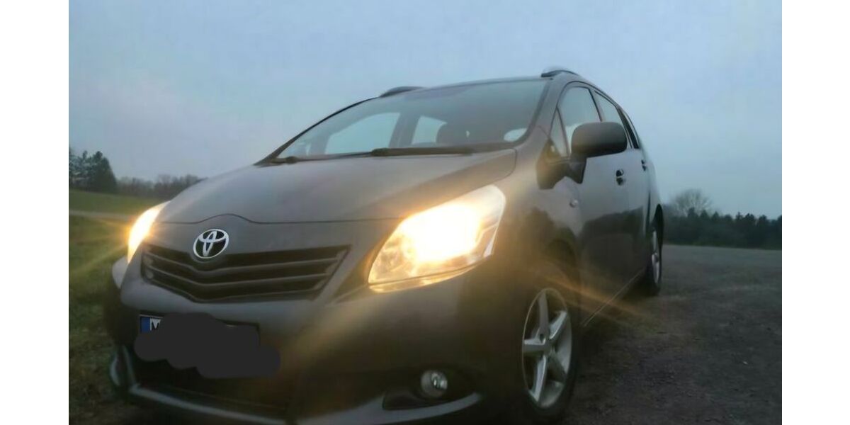 Toyota Verso 210.000 km 3.500 &euro; Hagen 58097