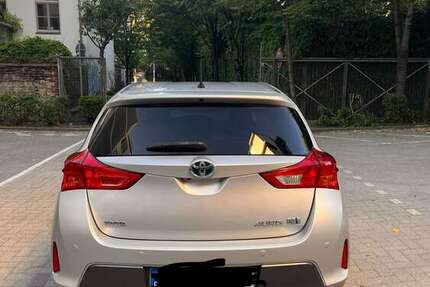 Toyota Auris 112.713 km 11.750 € Berlin 10823