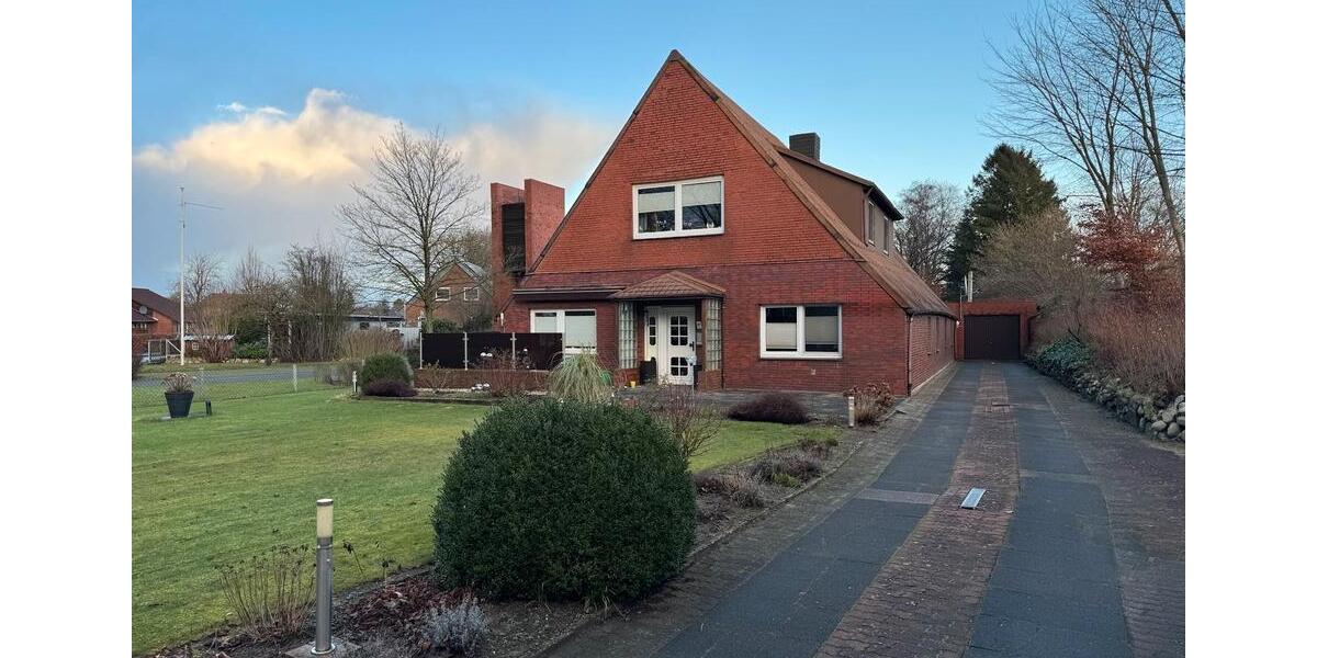 Einfamilienhaus Alt Duvenstedt - 11 Zimmer, 260 m&sup2;, 330.000&euro; | Angebot:26495205