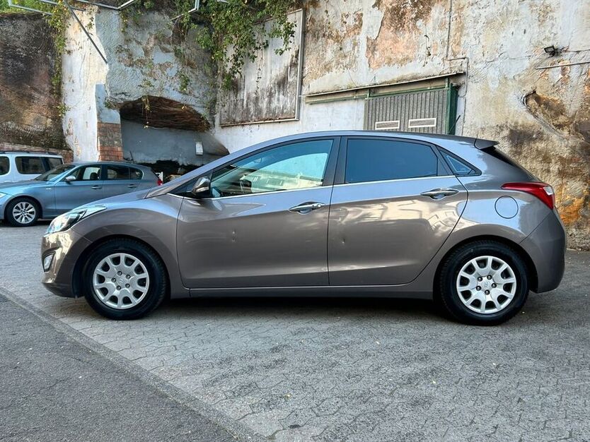 i30