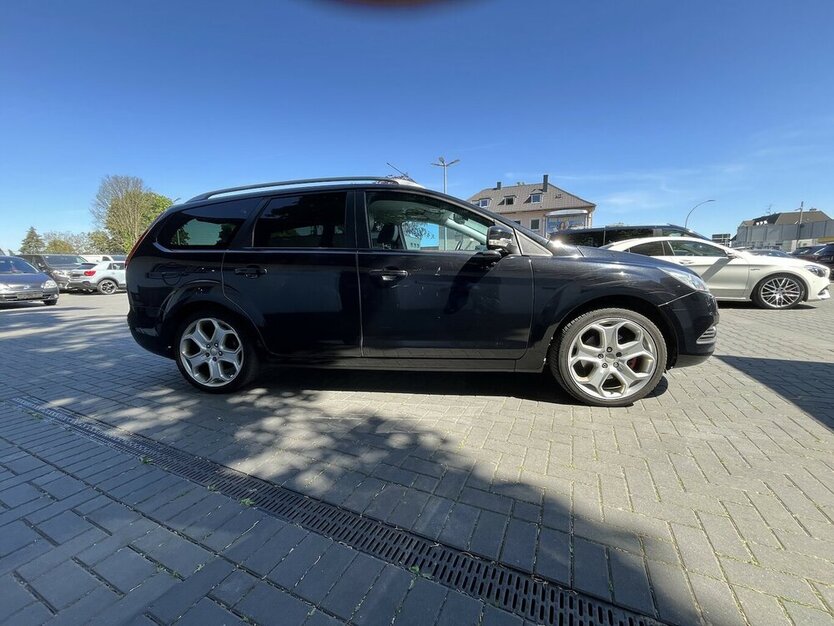 Ford Focus Titanium / LPG / Sitzheizung / Xenon / AHK 299.000 km 3.990 € Mönchengladbach 41066