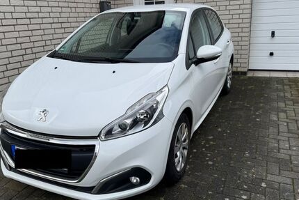 Peugeot 208 220.000 km 5.300 &euro; Aschendorf 26871