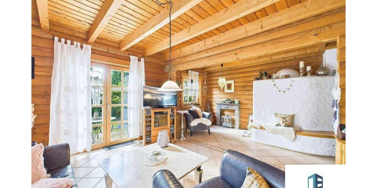 Familienfreundliches Holzhaus aus finnischem Qualitätsvollholz - großer Garten, Sauna & Kamin 6 zimmer