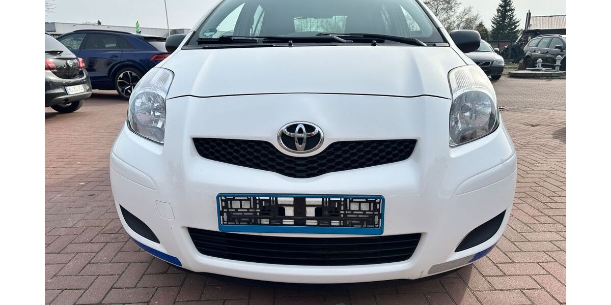 Toyota Yaris 270.000 km 2.500 &euro; Lübeck 23560