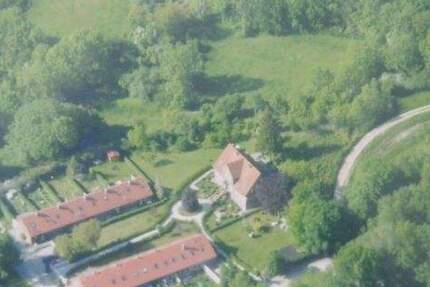 Gutshof am kleinen Kreidebruch mit vierzehn Mietern Zehn Einfamilienreihenmittelhäusern auf der Insel Rügen Wohnparadies und Ferienparadies 4 zimmer