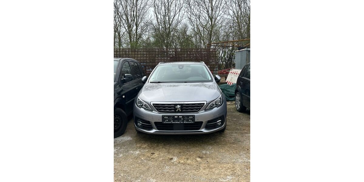 Peugeot 308 172.000 km 5.200 &euro; Leer 26789