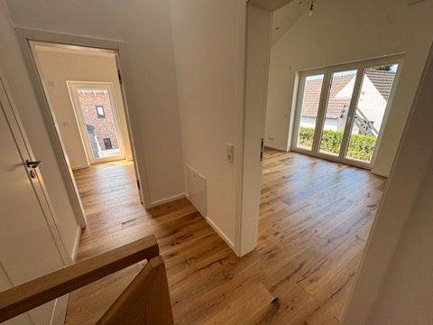 Doppelhaushälfte Düsseldorf Stadtbezirk 5 - 3.5 Zimmer, 100 m&sup2;, 2.500&euro; | Angebot:26241555
