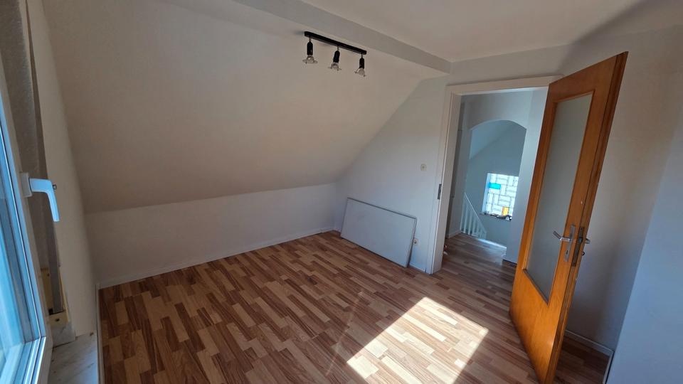 Mehrfamilienhaus, Wohnhaus Wetzlar Naunheim - 6 Zimmer, 160 m&sup2;, 1.500&euro; | Angebot:27667738