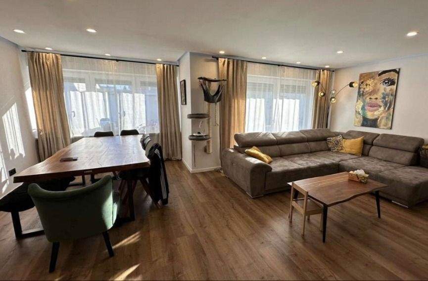 Schöne, großzügige DHH in Altötting 4 zimmer