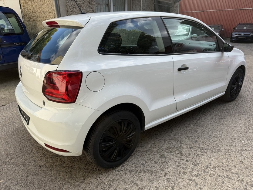 VW Polo 1.0. Trendline Klima 1.Hand 71.800 km 6.900 € Berlin 10247