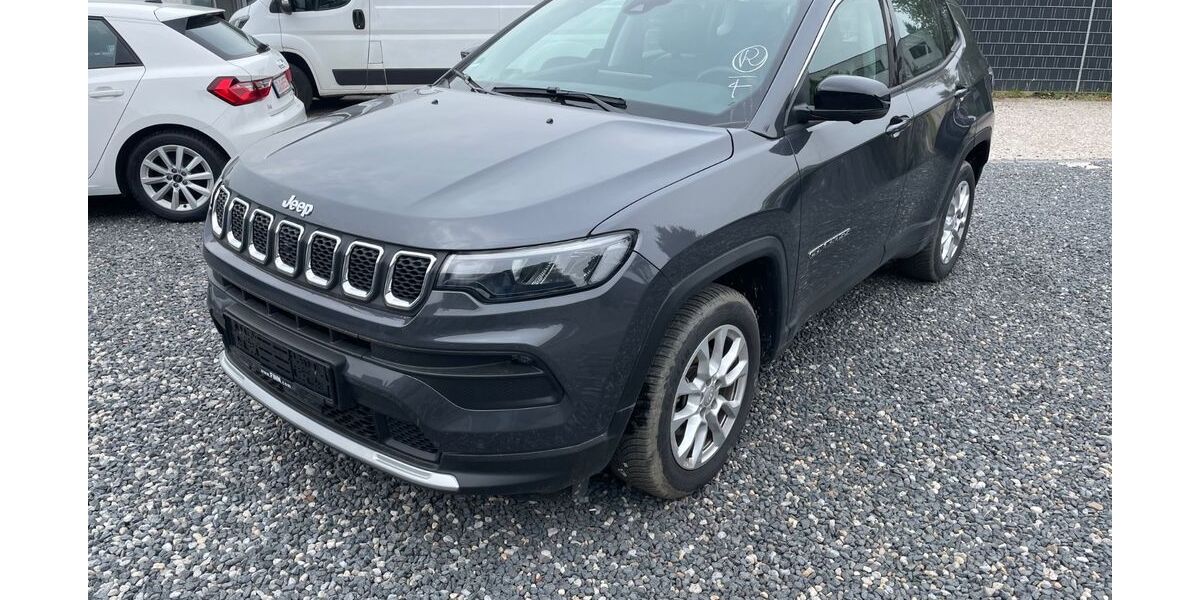 Jeep Compass 18.500 km 21.718 &euro; Düsseldorf 40229