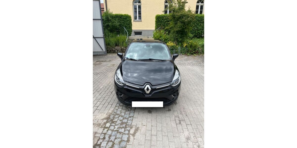 Renault Clio 105.310 km 7.890 &euro; München 81371