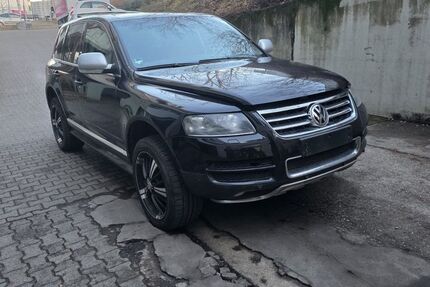 VW Touareg 333.333 km 3.799 &euro; Ditzingen 71254