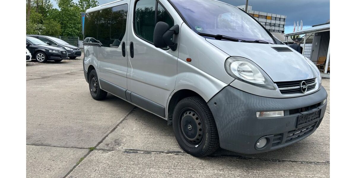 Opel Vivaro 331.000 km 2.700 &euro; Rostock 18106