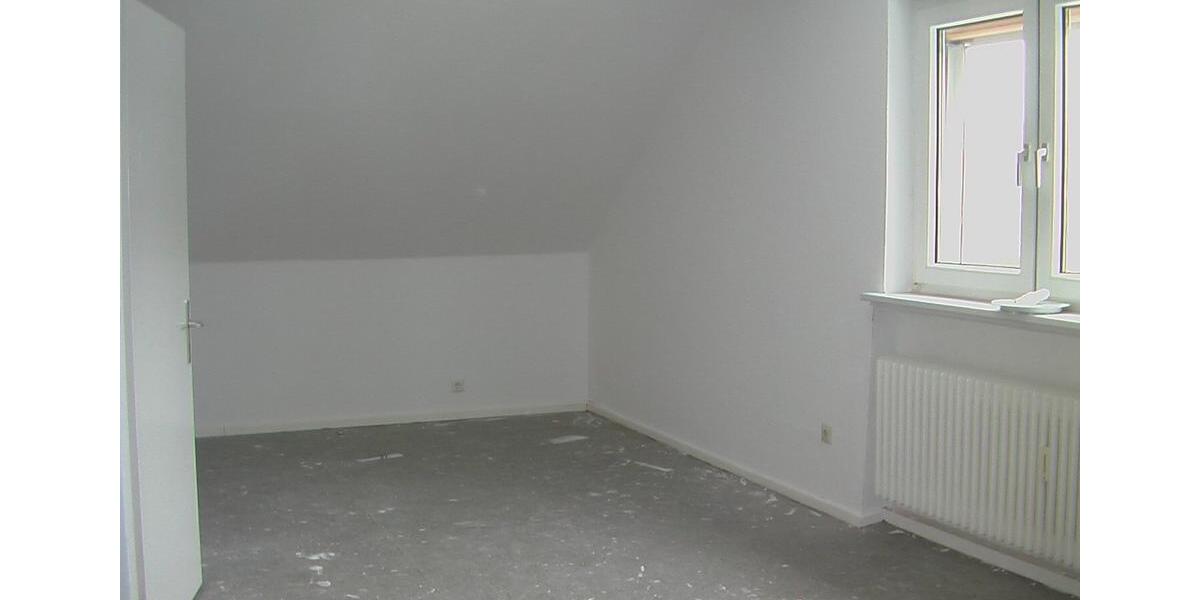 Dachgeschoßwohnung Schwanewede - 3 Zimmer, 75 m&sup2;, 780&euro; | Angebot:25258131