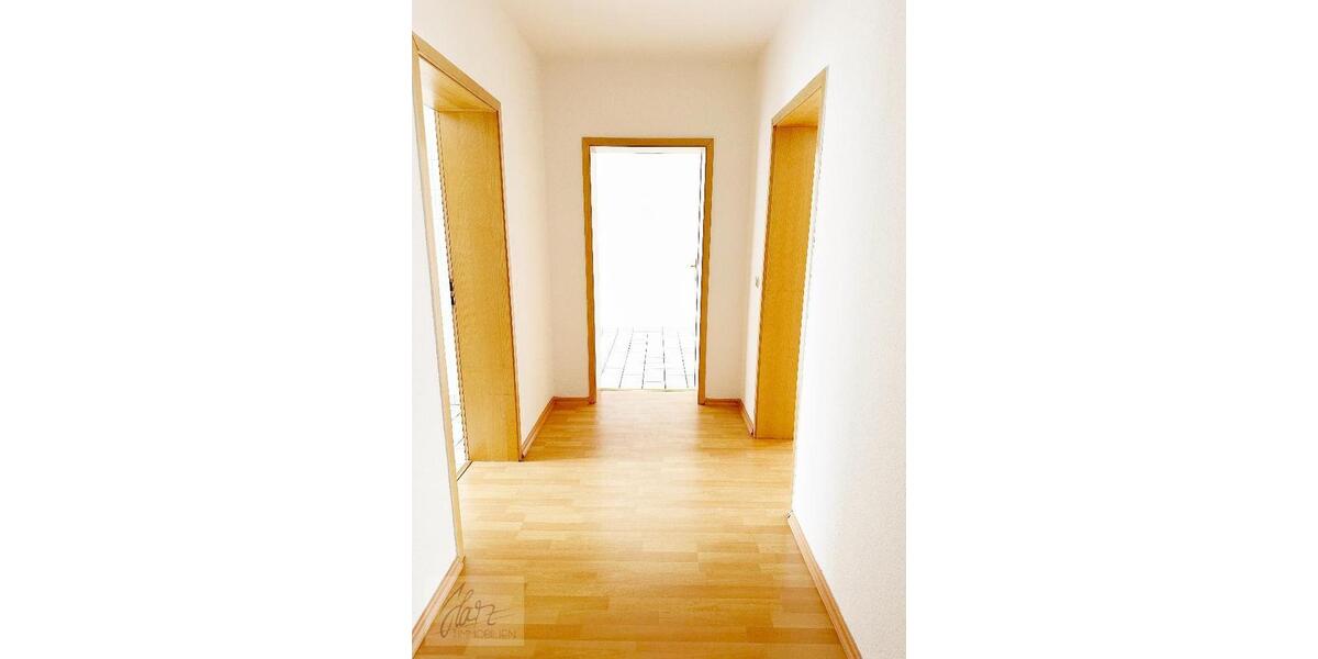 Etagenwohnung Riesa - 1 Zimmer, 45 m&sup2;, 280&euro; | Angebot:26400672