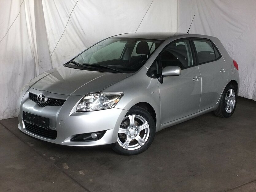 Toyota Auris 1.6i BLACK WEEK 25: SOL ALLE INSPEKTIONEN GA 174.885 km 4.908 € Köln 50858